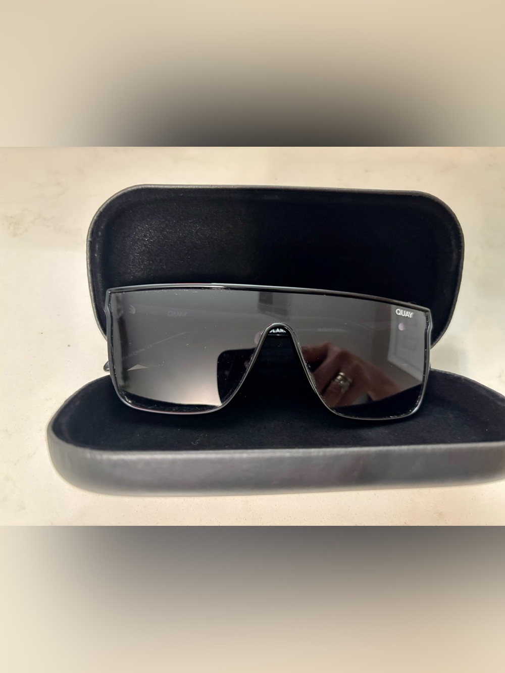 Quay Australia Black Shield Polarized “Nightfall” 1212 Sunglasses, Gradient Lens - Picture 9 of 9